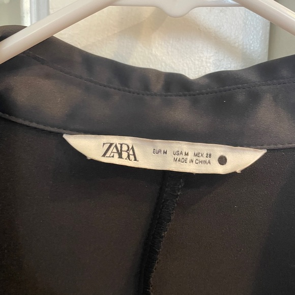 Zara Ruched Satin Black Collared Blouse - Picture 3 of 3